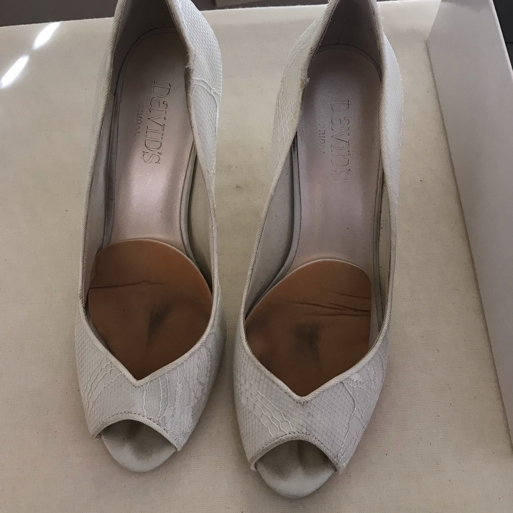 David’s Bridal lace heels - Picture 4 of 5